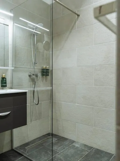 Central 1 Apartment - New Building & Parking Bucharest